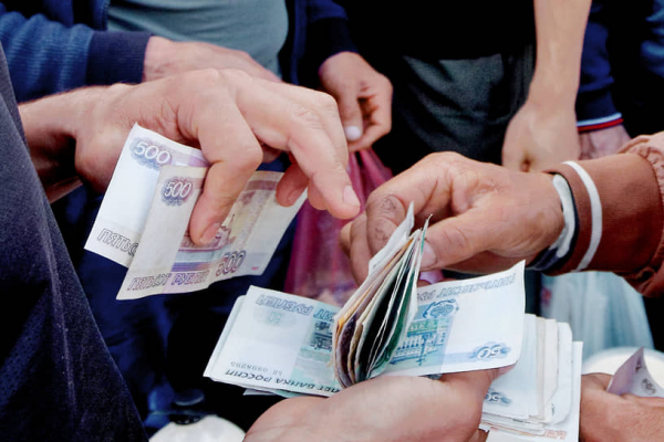
                Наличные вернули в кошельки
            