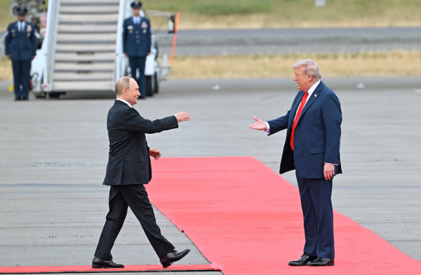 
                Мемкоин Трампа вырос на 3% после начал его встречи с Путиным
            