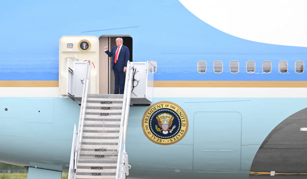 
                Мемкоин Трампа вырос на 3% после начал его встречи с Путиным
            
