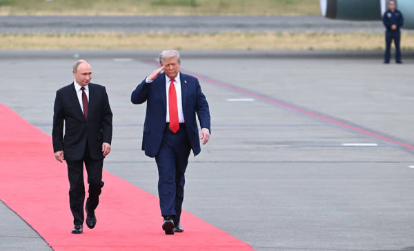 
                Индекс Мосбиржи удержался выше 3000 пунктов после встречи Путина и Трампа
            