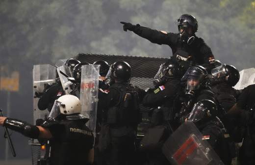 
                    Количество арестов на акции в поддержку Палестины возросло до 425

        