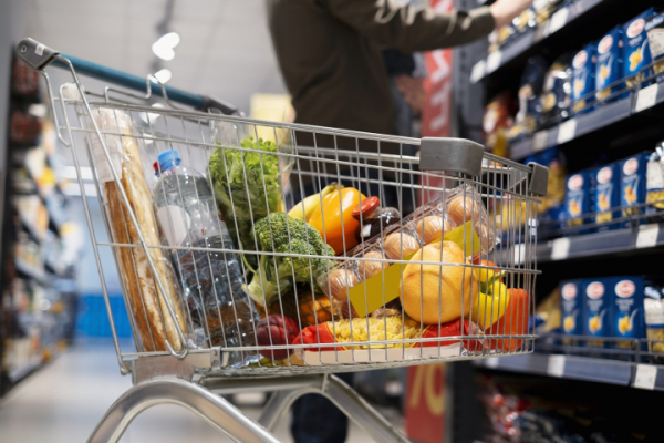 Этой осенью продажи продуктов питания в РФ упали на 5%