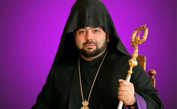 
                    Суд в Армении арестовал епископа и племянника католикоса всех армян
                