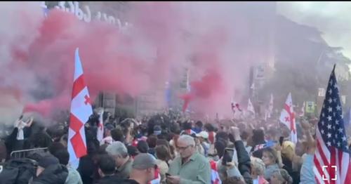 Протестующие перекрыли центр Тбилиси