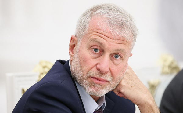 
                    Абрамовичу разрешили выдвинуть против властей Джерси обвинения в заговоре
                